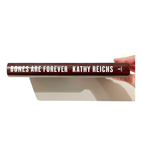 Bones Are Forever Hardcover Novel Kathy Reichs Holographic Cover TV Show Sparkly - Picture 6 of 8